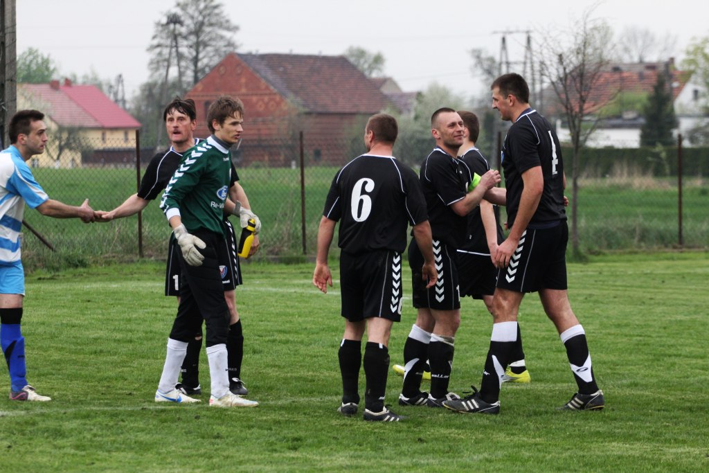 Klasa A: Dąb - Victoria 0:1