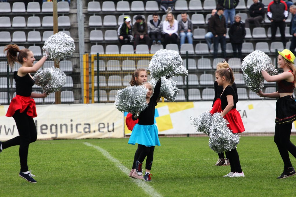 Cheerleaderki Miedzianki zadebiutowały na boisku