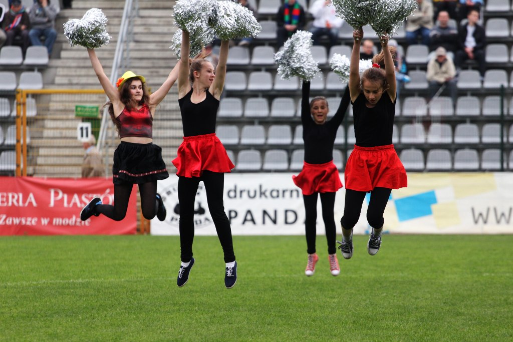 Cheerleaderki Miedzianki zadebiutowały na boisku
