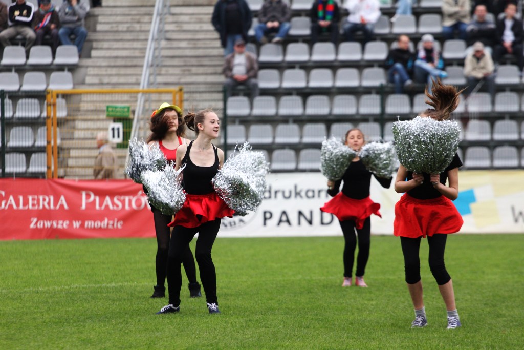Cheerleaderki Miedzianki zadebiutowały na boisku
