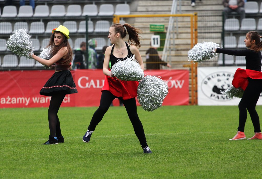 Cheerleaderki Miedzianki zadebiutowały na boisku