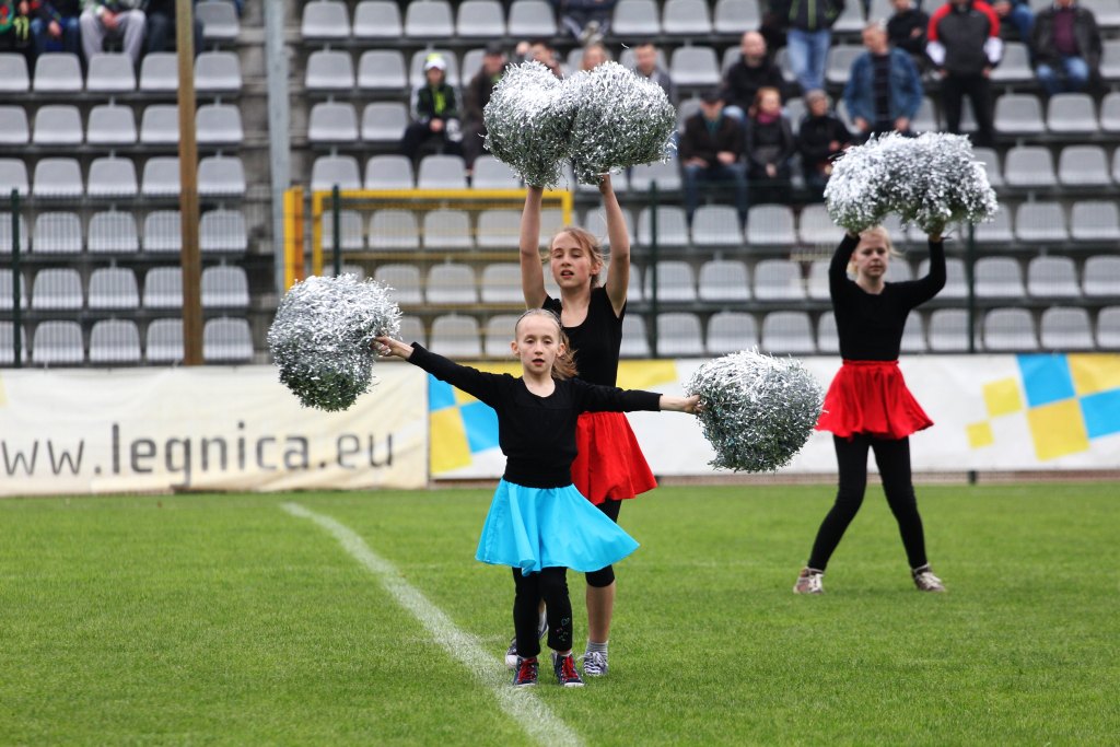Cheerleaderki Miedzianki zadebiutowały na boisku