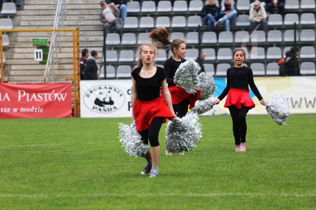 Cheerleaderki Miedzianki zadebiutowały na boisku
