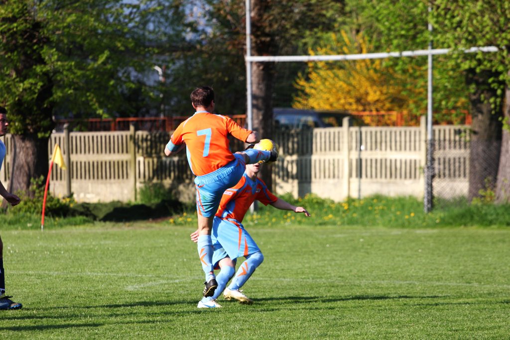 Klasa A: KS Legnickie Pole - Zryw 4:2