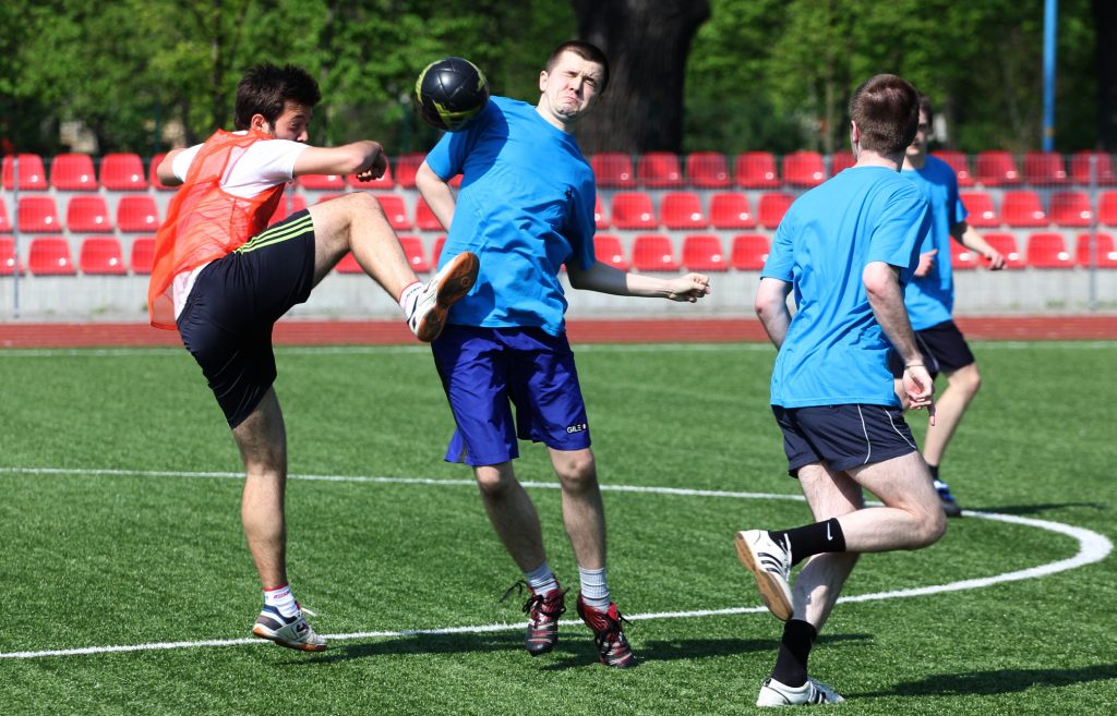 Szachiści grali w … piłkę! Trzy gole legniczan