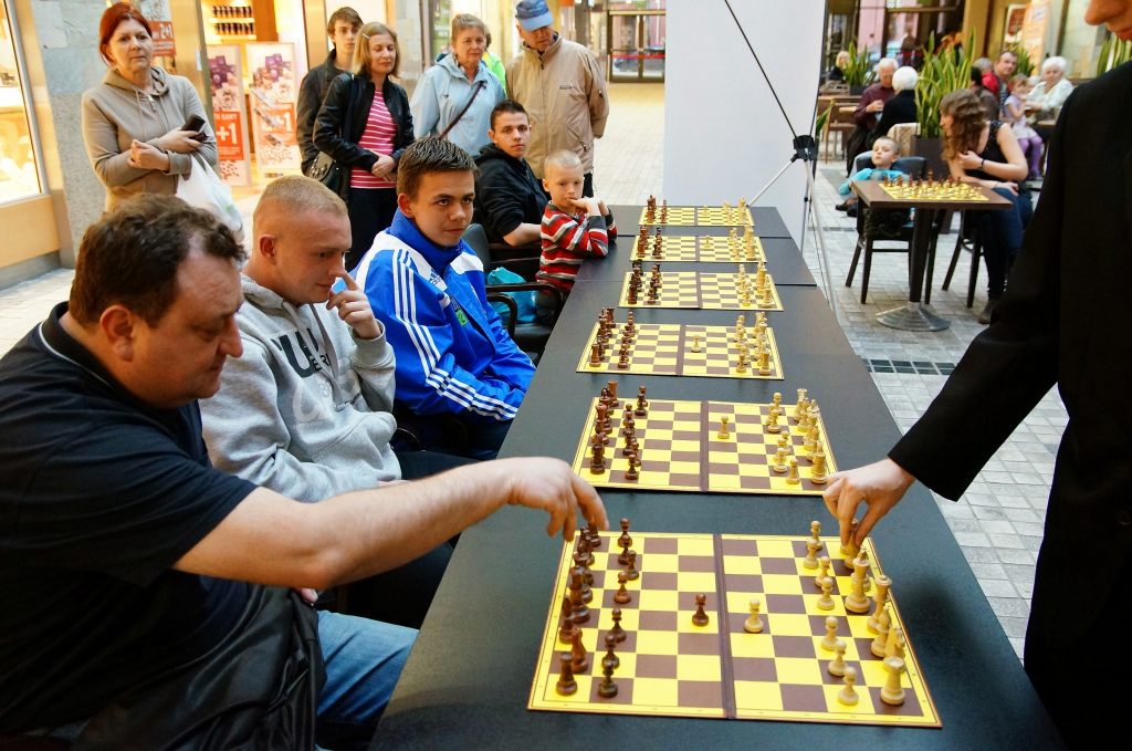 Graj w szachy w Galerii Piastów