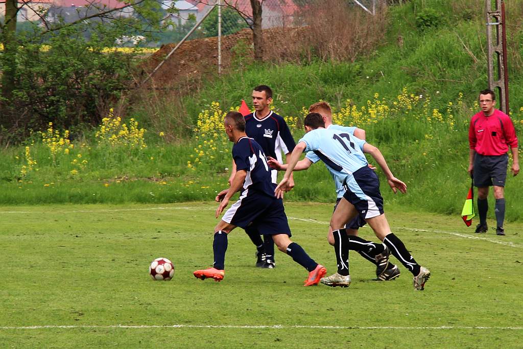 Klasa B: Błękitni  - Korona  7:0