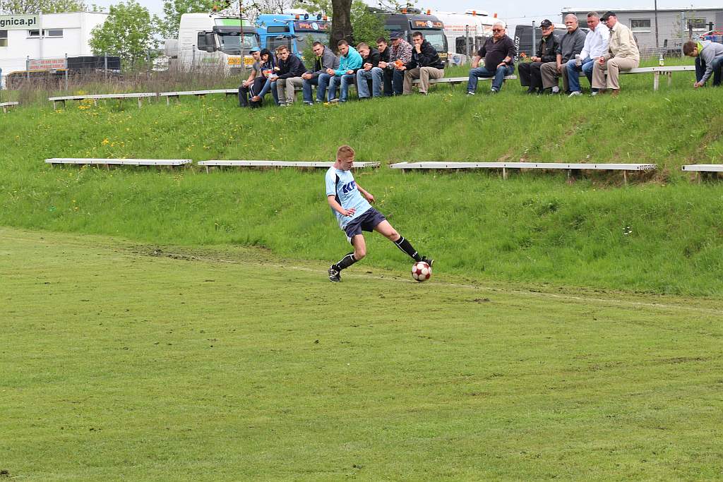 Klasa B: Błękitni  - Korona  7:0