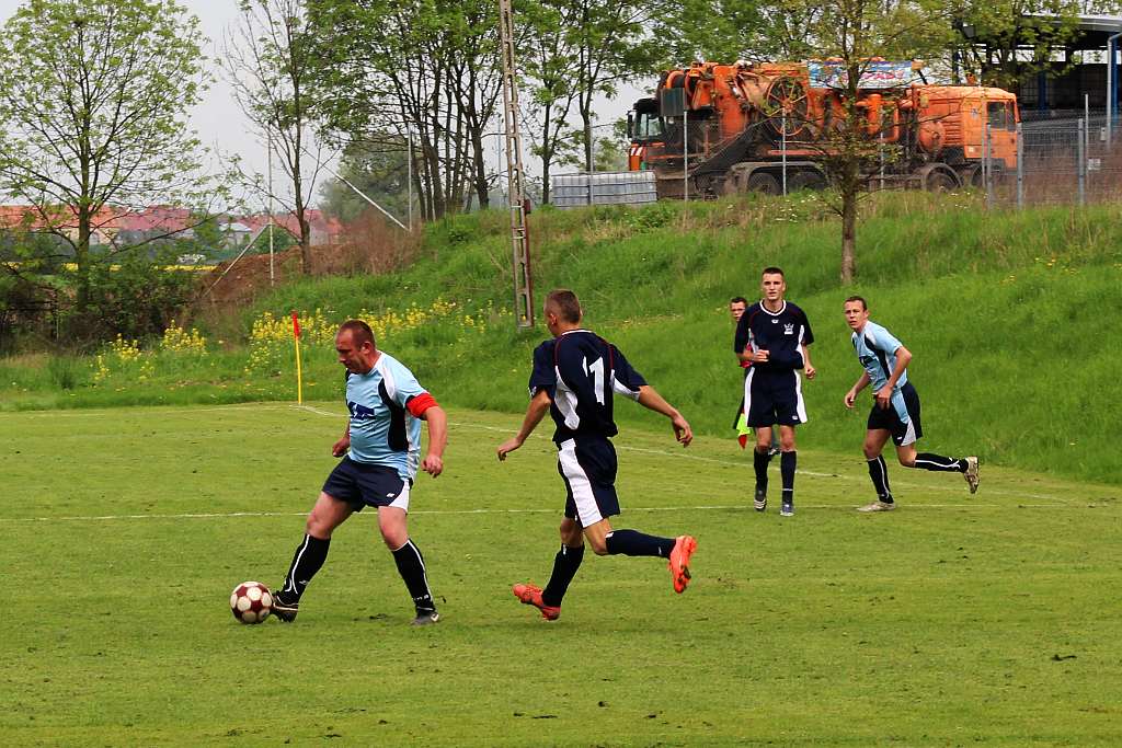 Klasa B: Błękitni  - Korona  7:0