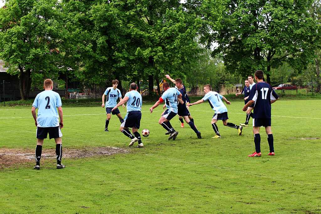 Klasa B: Błękitni  - Korona  7:0