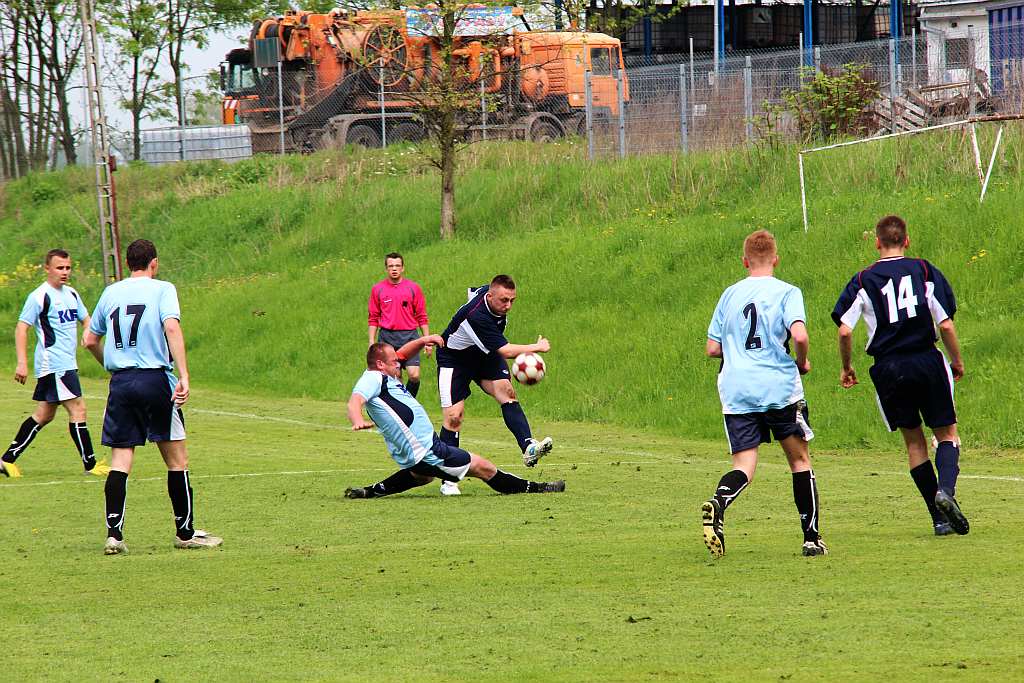 Klasa B: Błękitni  - Korona  7:0
