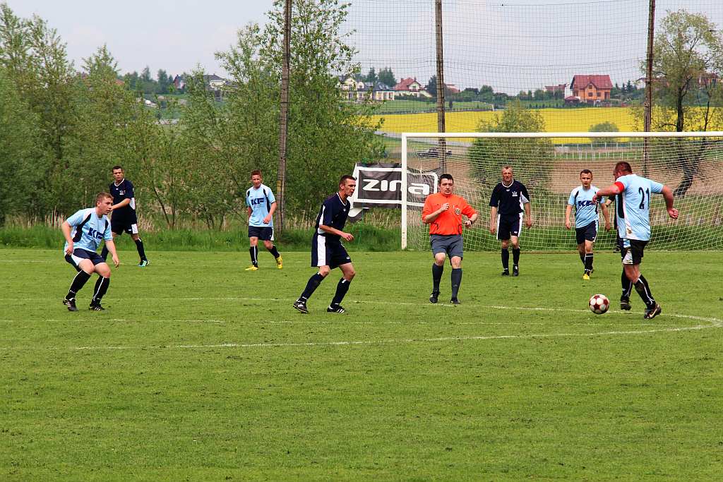 Klasa B: Błękitni  - Korona  7:0
