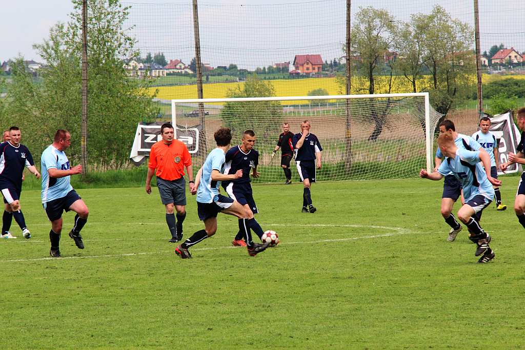 Klasa B: Błękitni  - Korona  7:0
