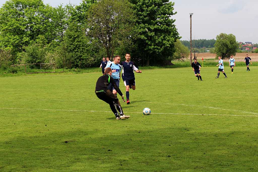 Klasa B: Błękitni  - Korona  7:0