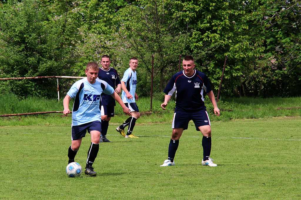 Klasa B: Błękitni  - Korona  7:0