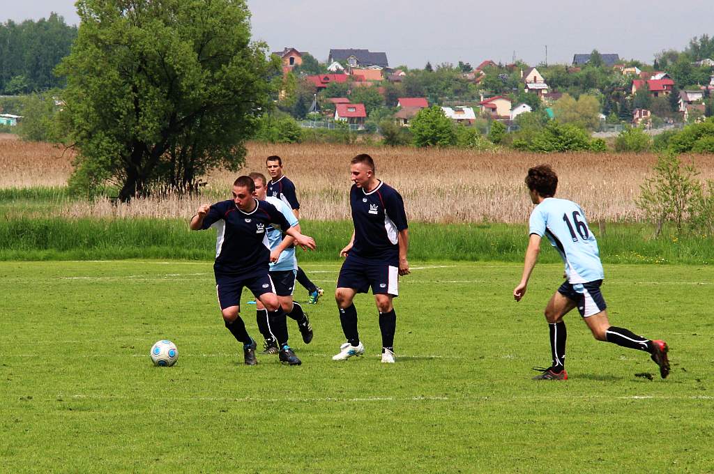 Klasa B: Błękitni  - Korona  7:0