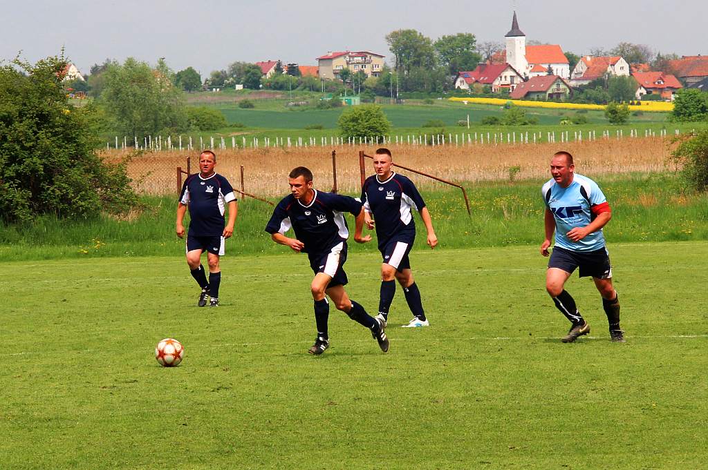 Klasa B: Błękitni  - Korona  7:0