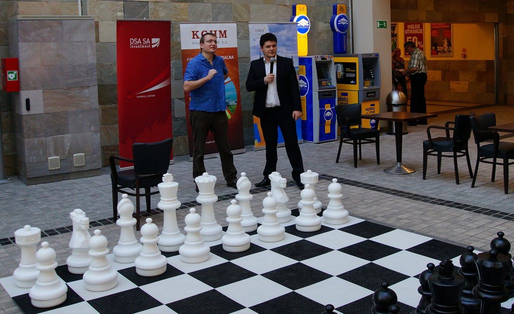 Graj w szachy w Galerii Piastów