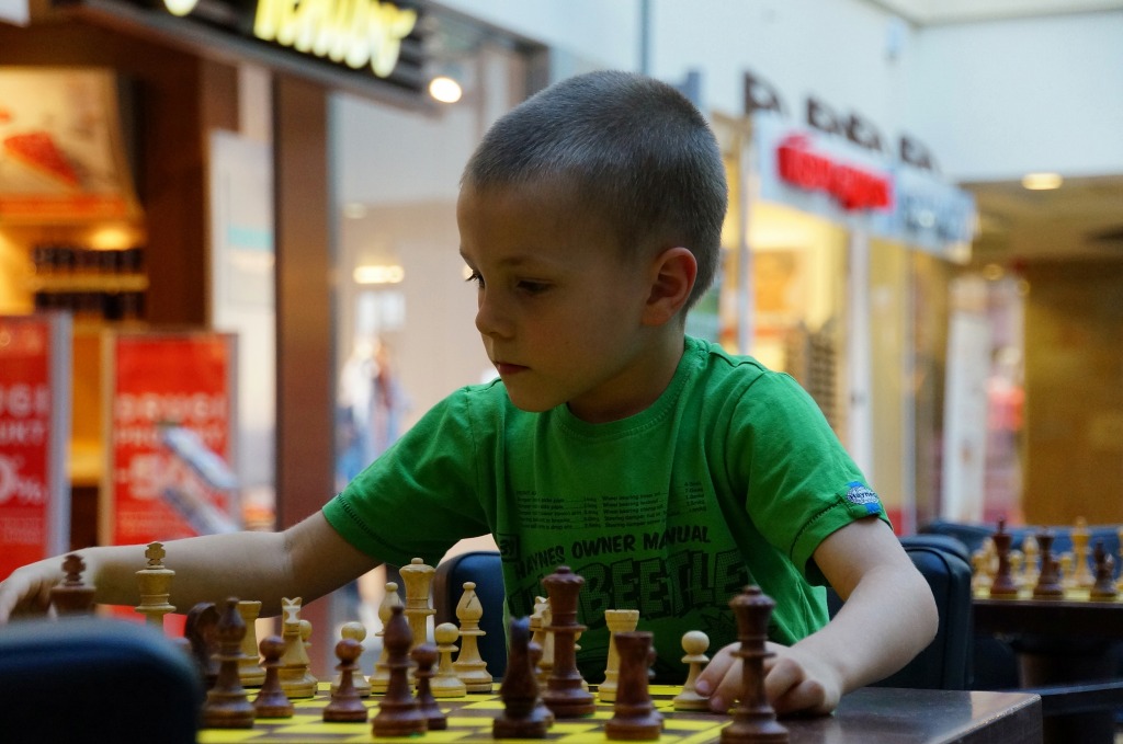 Graj w szachy w Galerii Piastów