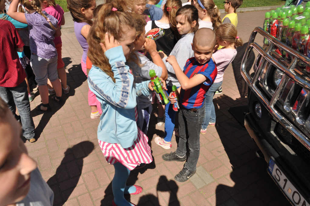 Uczniowie SP nr 1 smakowali Kubusia arbuzowego