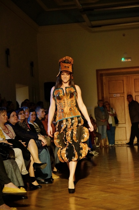 Pokaz mody w noc muzealną