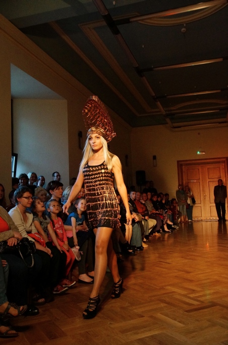 Pokaz mody w noc muzealną
