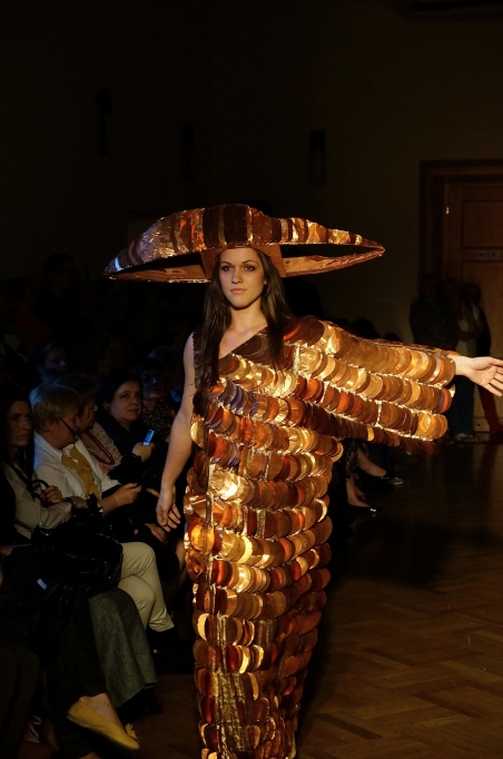 Pokaz mody w noc muzealną