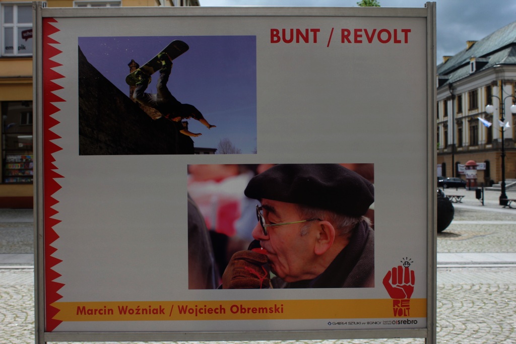 Bunt na zdjęciach fotoreporterów