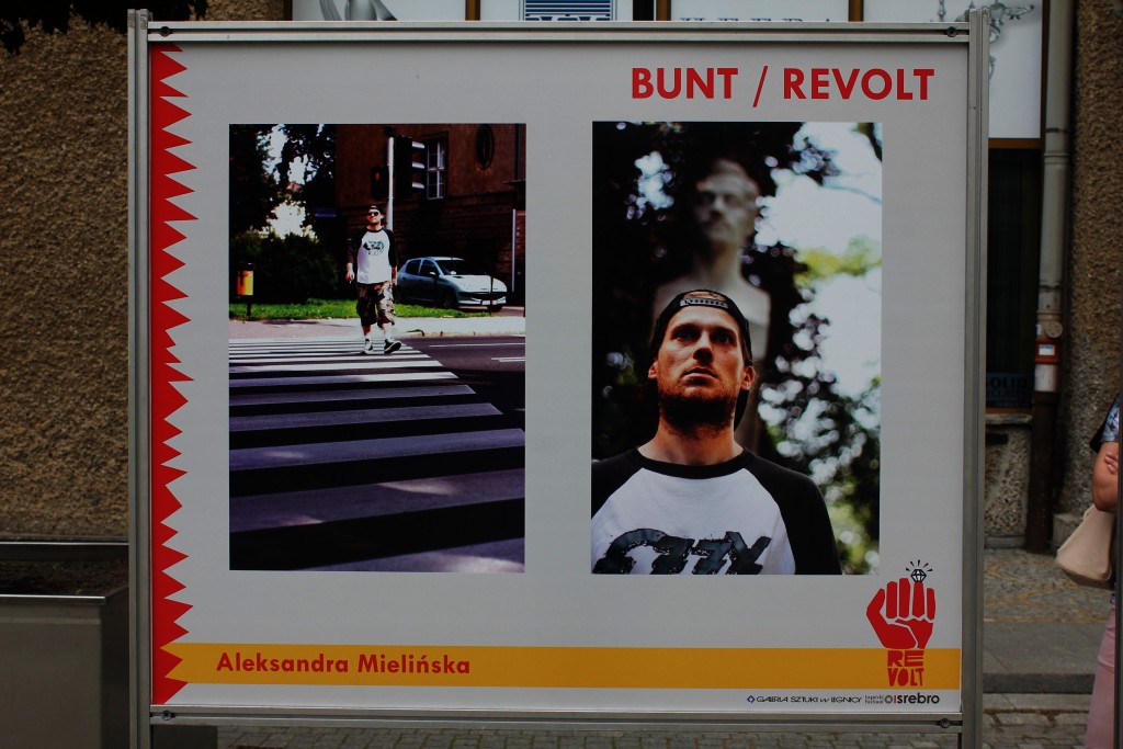 Bunt na zdjęciach fotoreporterów