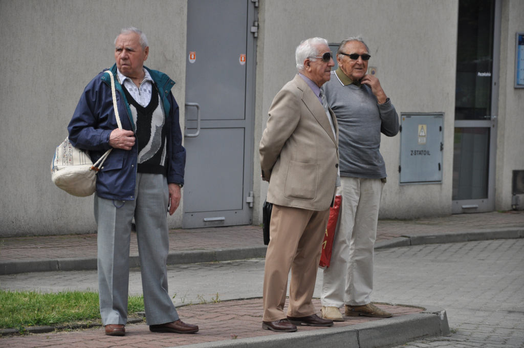 Emeryci jadą do Janówka