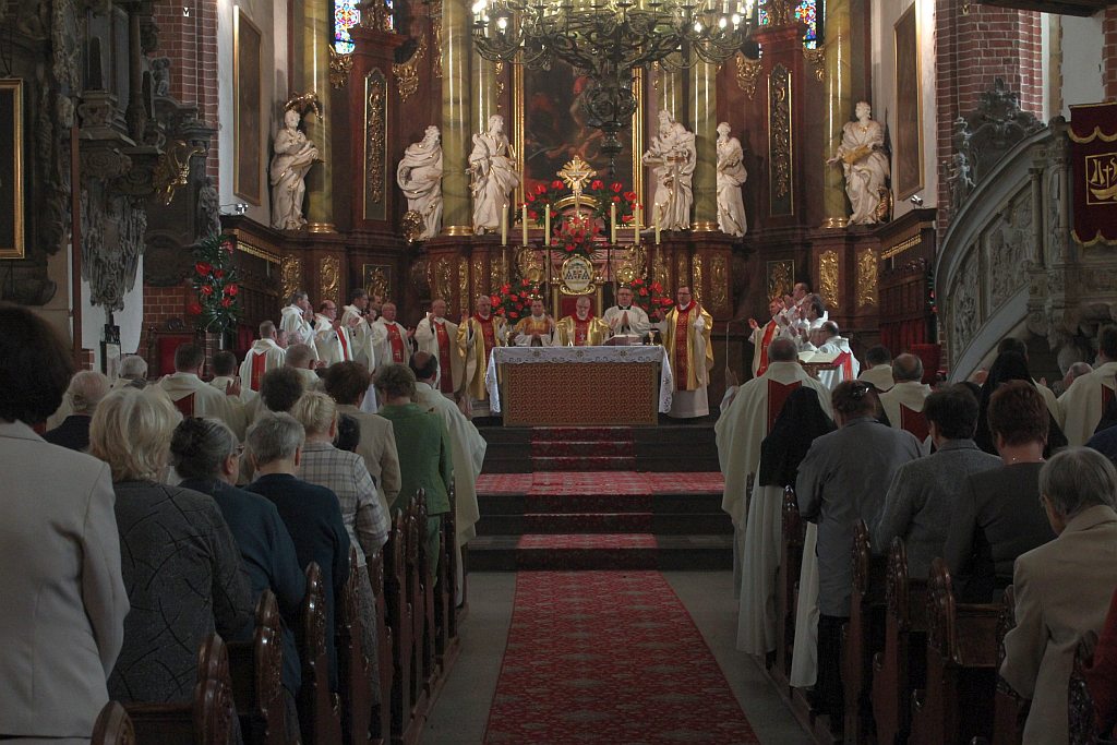 25 - lecie kapłaństwa w legnickiej katedrze