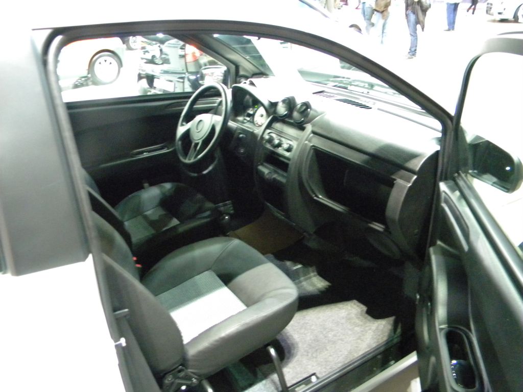Autoshow 2013: wirtualny autobus i samochody