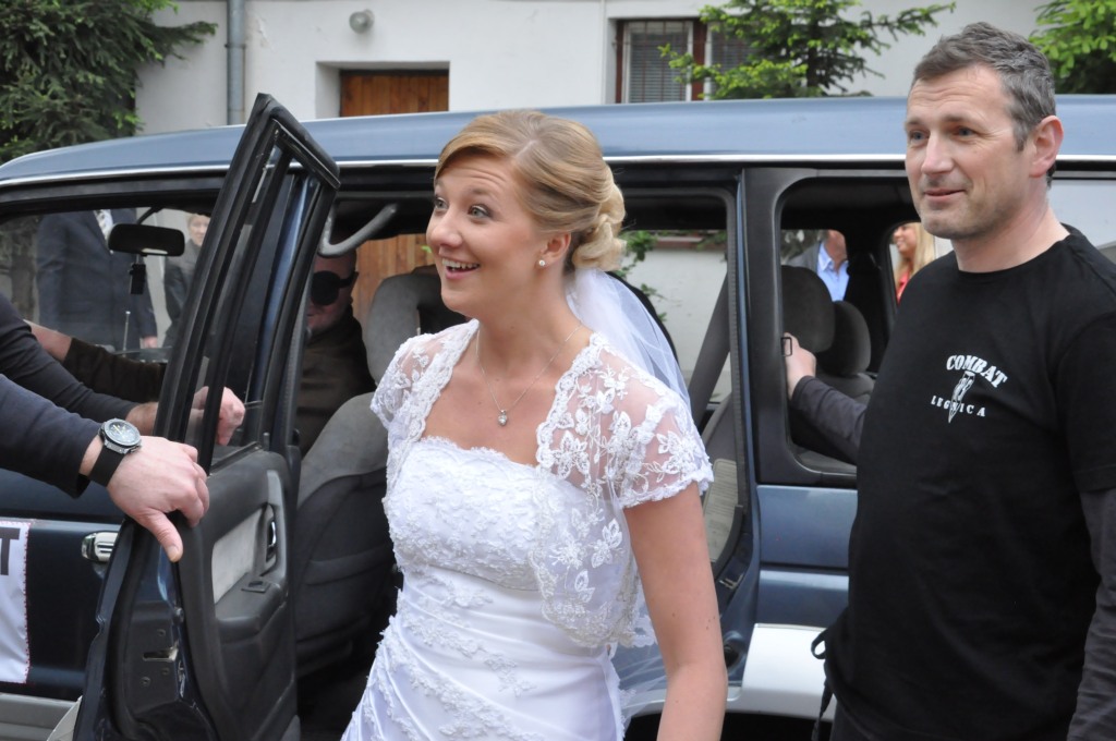 Porwali świeżo upieczonych małżonków spod kościoła