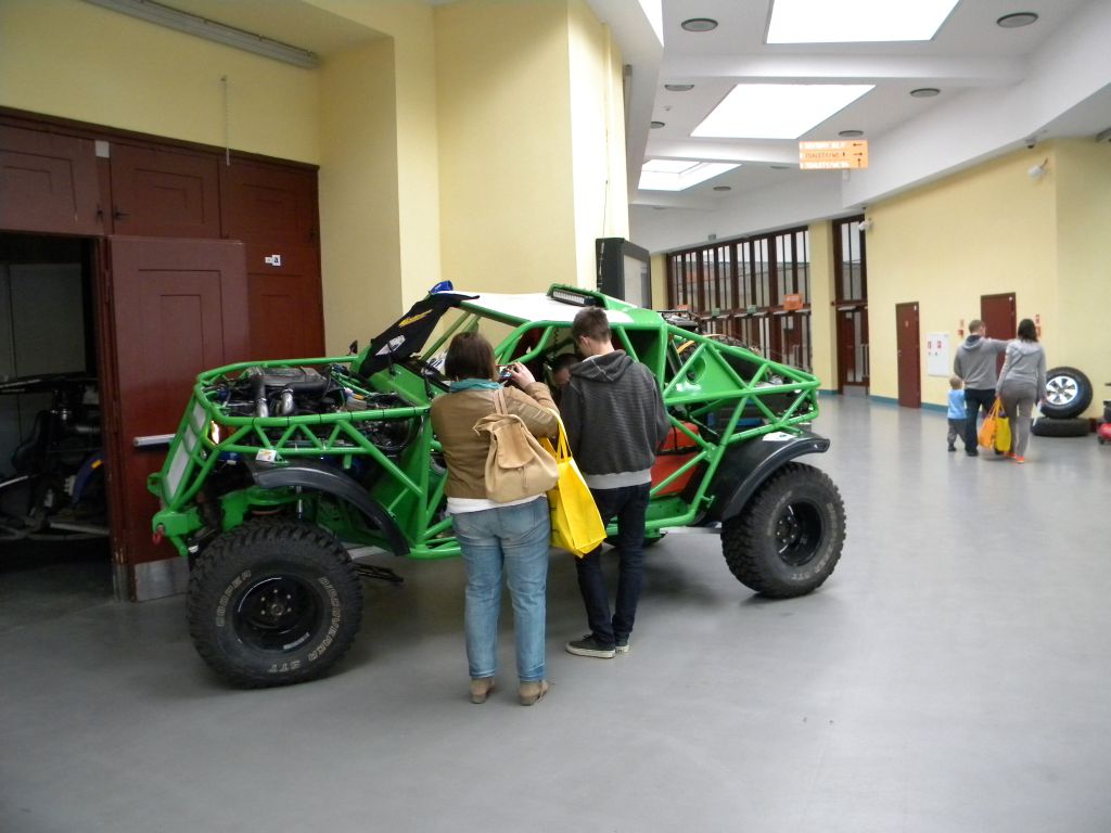 Autoshow 2013: wirtualny autobus i samochody
