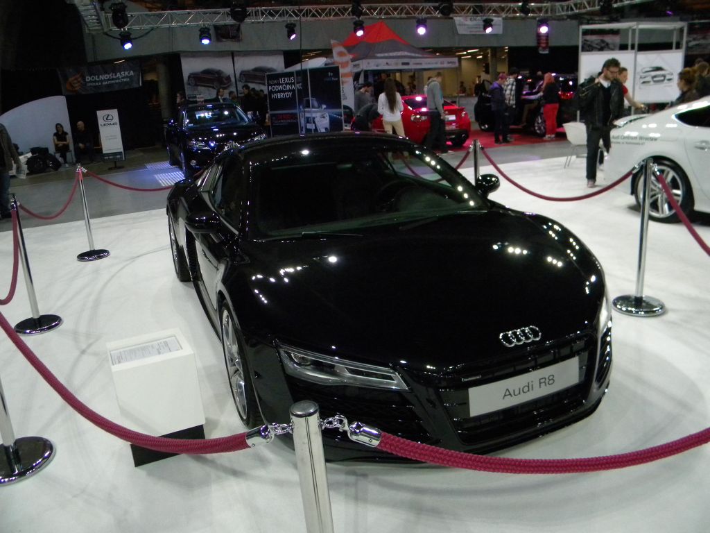 Autoshow 2013: wirtualny autobus i samochody