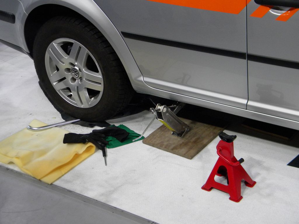 Autoshow 2013: wirtualny autobus i samochody