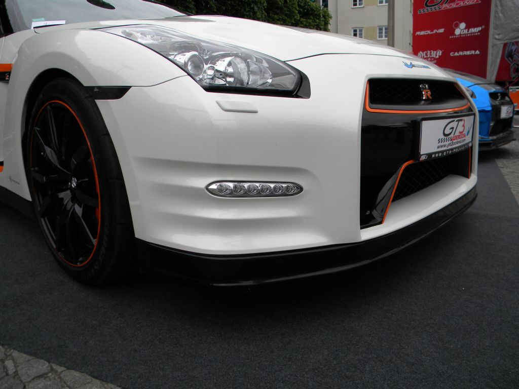 Autoshow 2013: wirtualny autobus i samochody