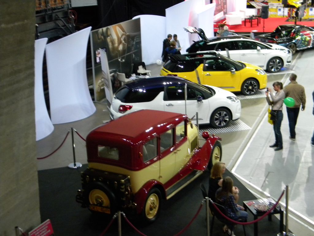 Autoshow 2013: wirtualny autobus i samochody