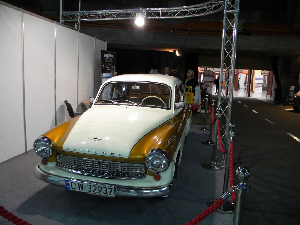 Autoshow 2013: wirtualny autobus i samochody