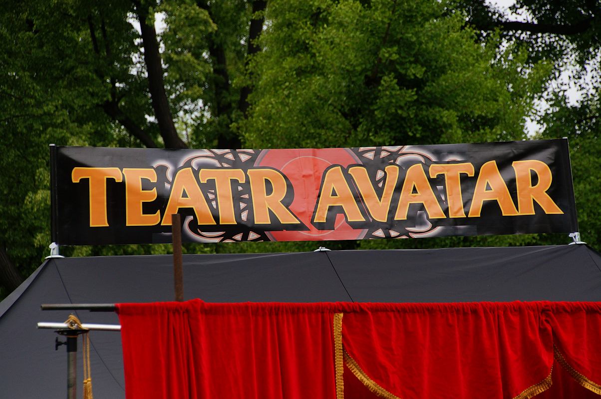 Teatr AVATAR w parku zagrał dla dzieci