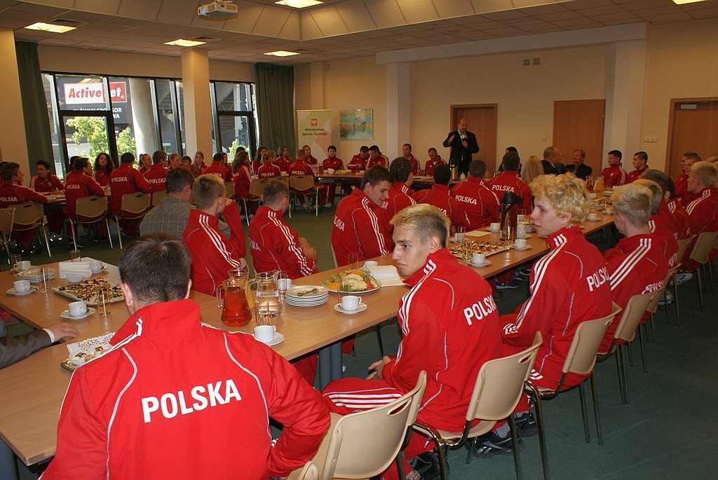 Legniccy taekwondocy z wizytą u minister Muchy