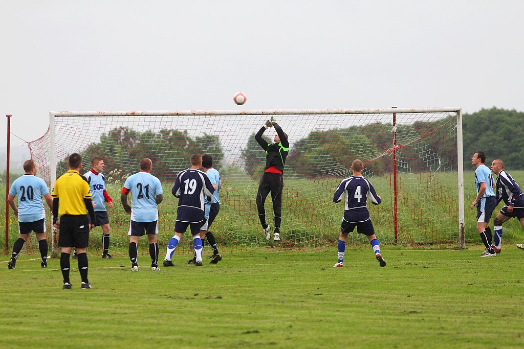 Klasa B: Czarni - Błękitni 1:3