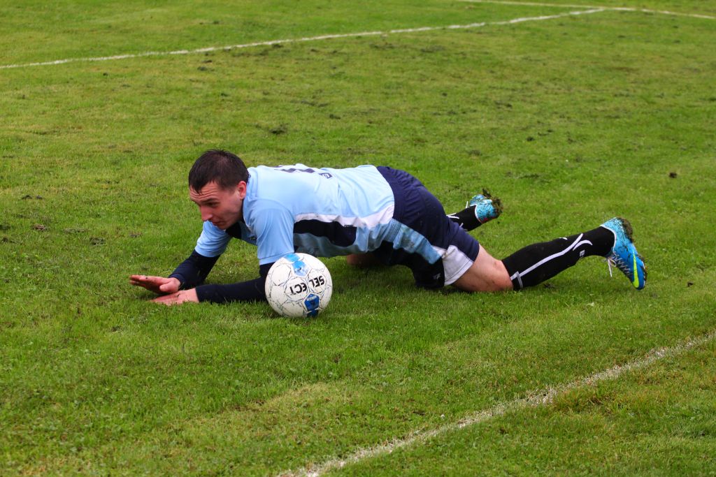 Klasa B: Czarni - Błękitni 1:3