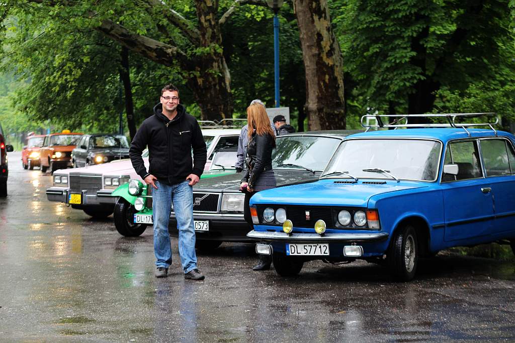 Zabytkowe samochody w Parku Miejskim