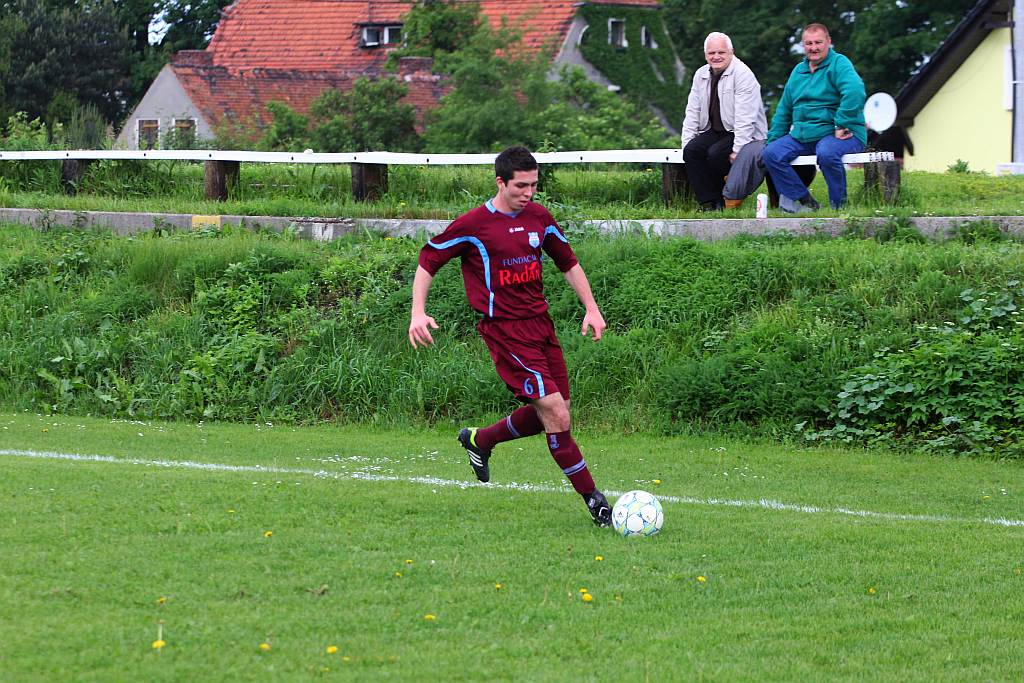 Klasa A: Dąb Stowarzyszenie - Fenix 6:1