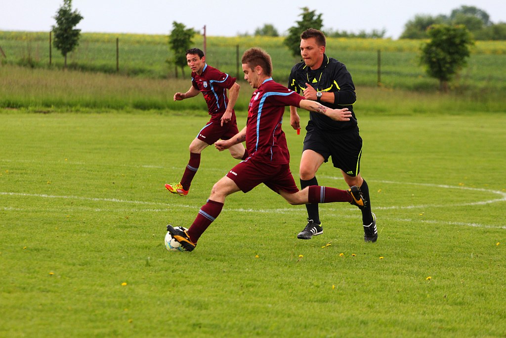 Klasa A: Dąb Stowarzyszenie - Fenix 6:1
