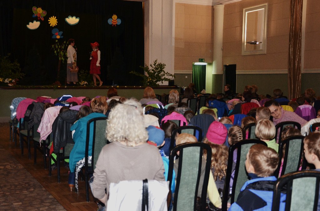 Czerwony Kapturek na Dzień Dziecka