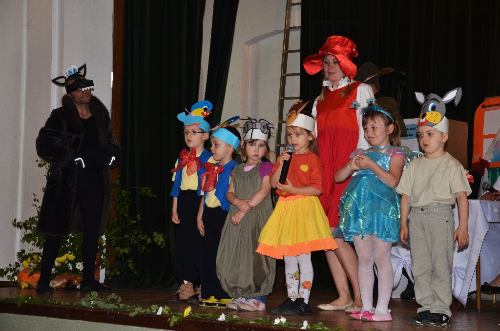 Czerwony Kapturek na Dzień Dziecka