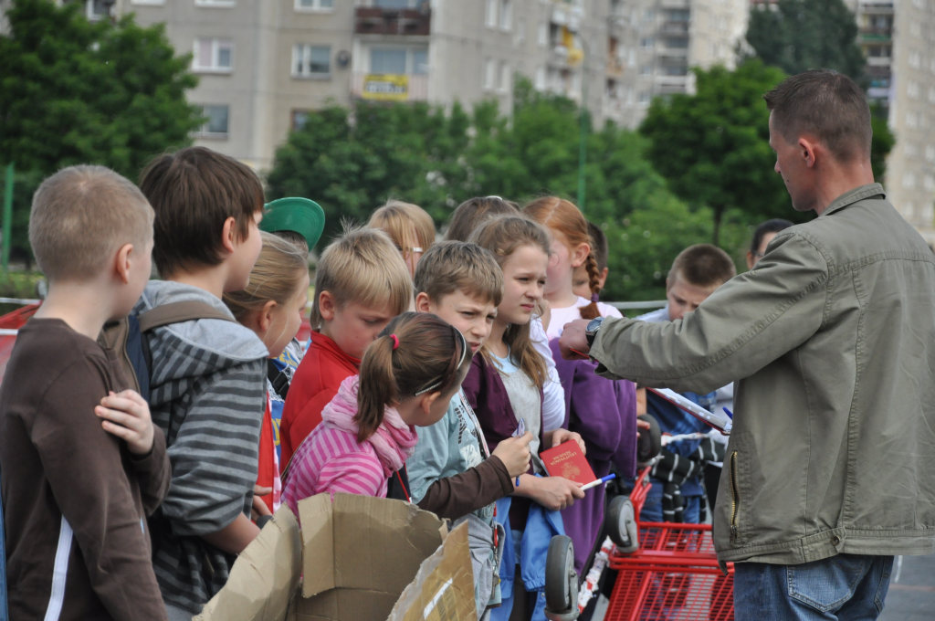 Żacy zdają egzamin na kartę rowerową