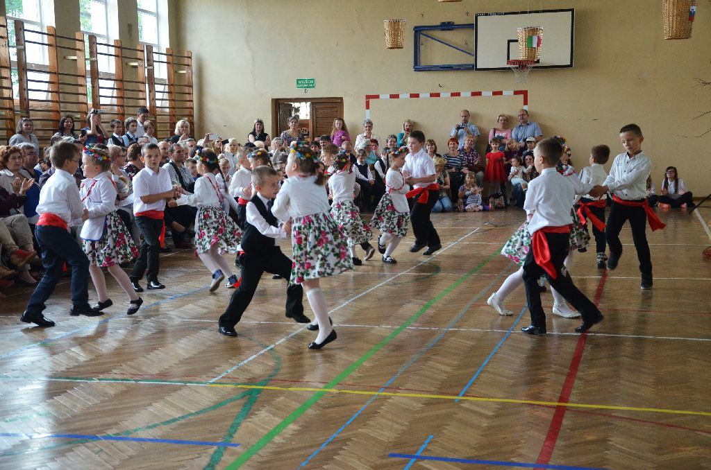 Pokaz tańca w SP nr 19